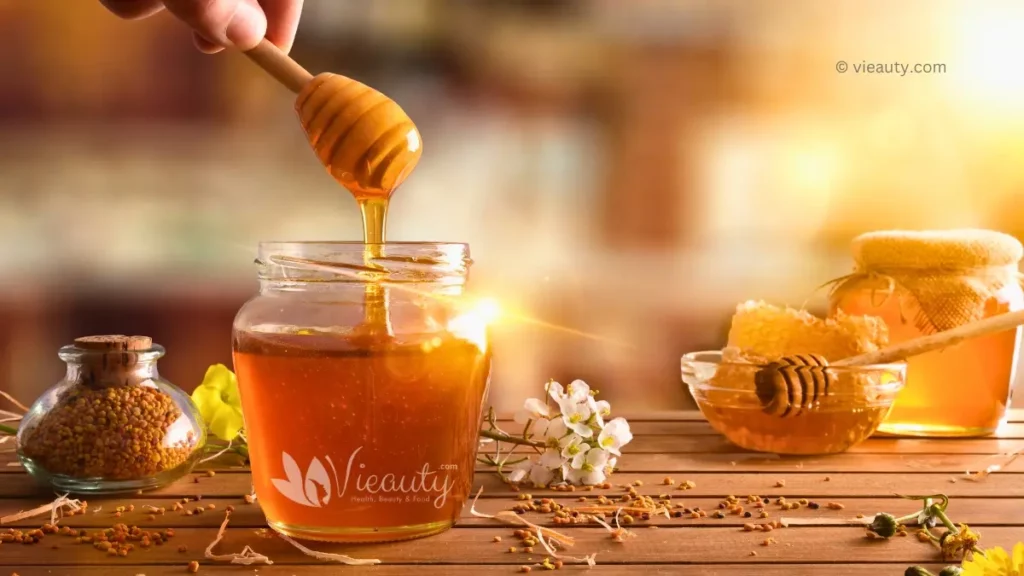 honey-top-10-home-remedies-for-clear-skin